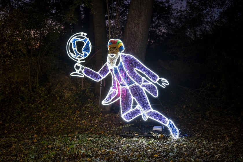 Iluminacja z Panem Kleksem. Lumina Park koło Zamku Topacz